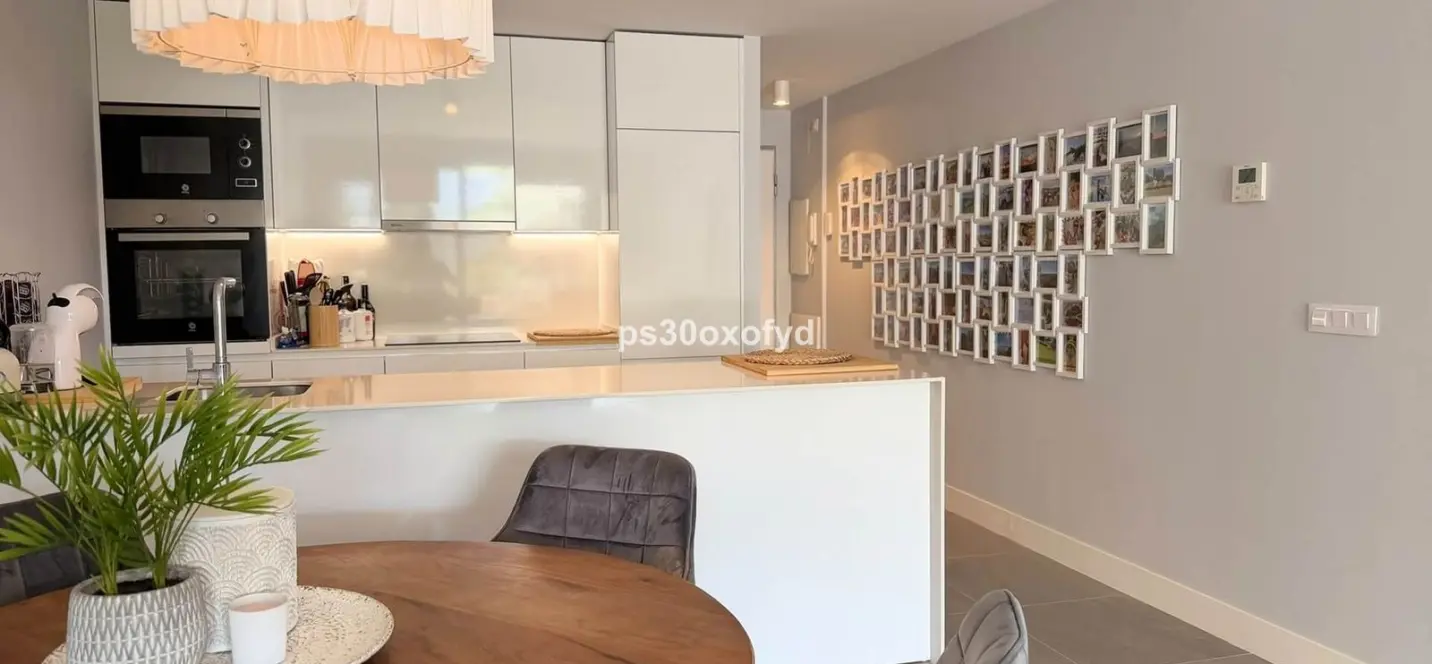 Venta de apartamento en planta baja en La Duquesa 1