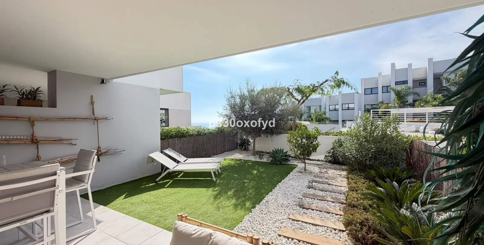 Venta de apartamento en planta baja en La Duquesa 3