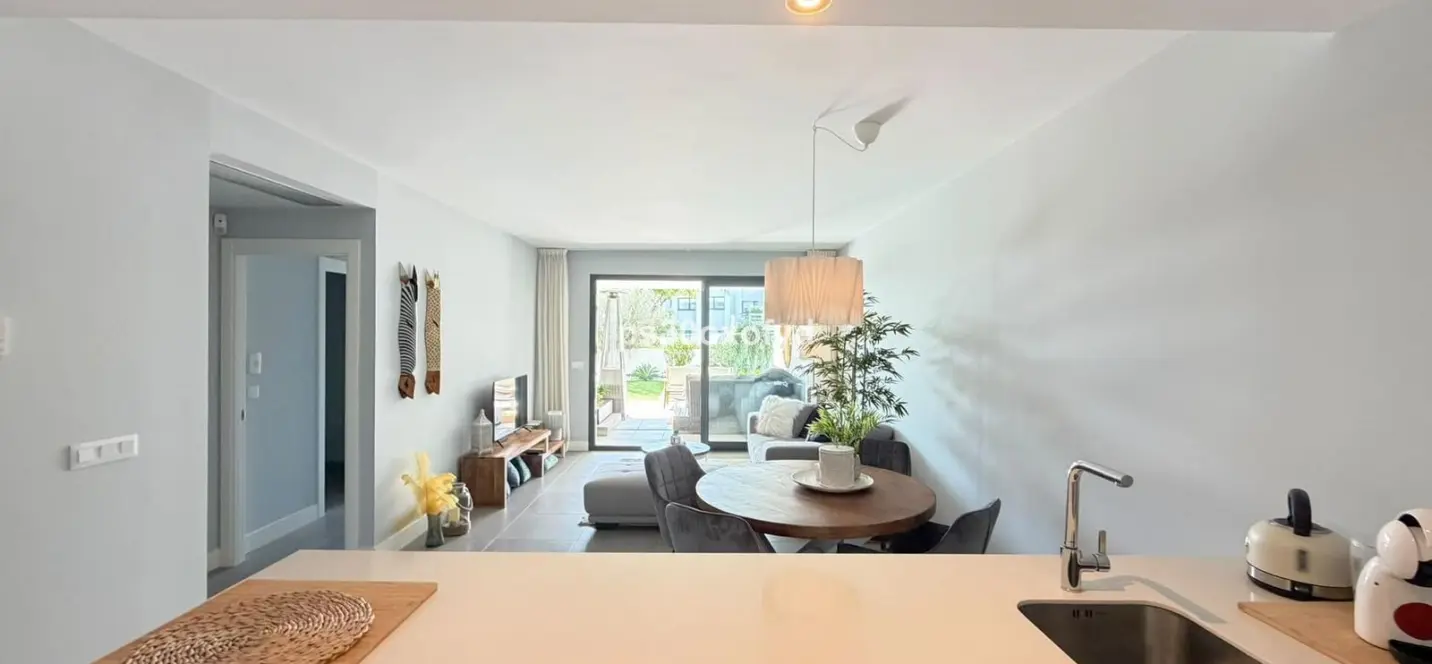 Venta de apartamento en planta baja en La Duquesa 3
