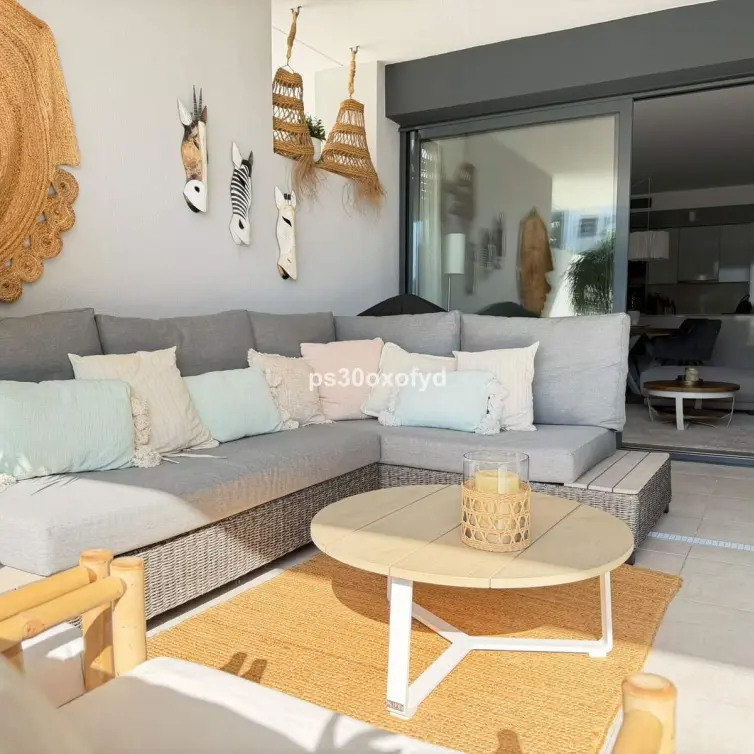 Venta de apartamento en planta baja en La Duquesa