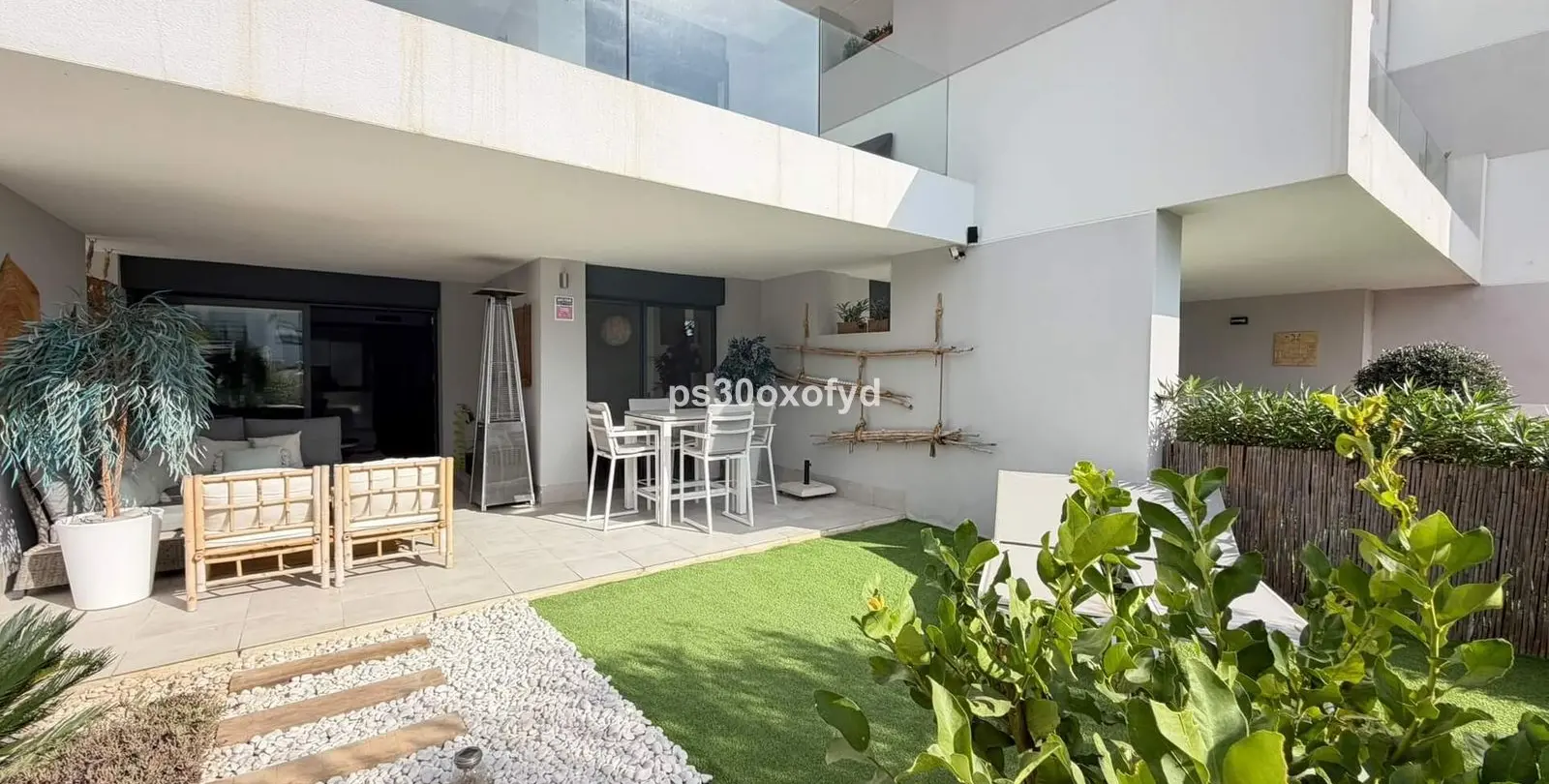 Venta de apartamento en planta baja en La Duquesa 7
