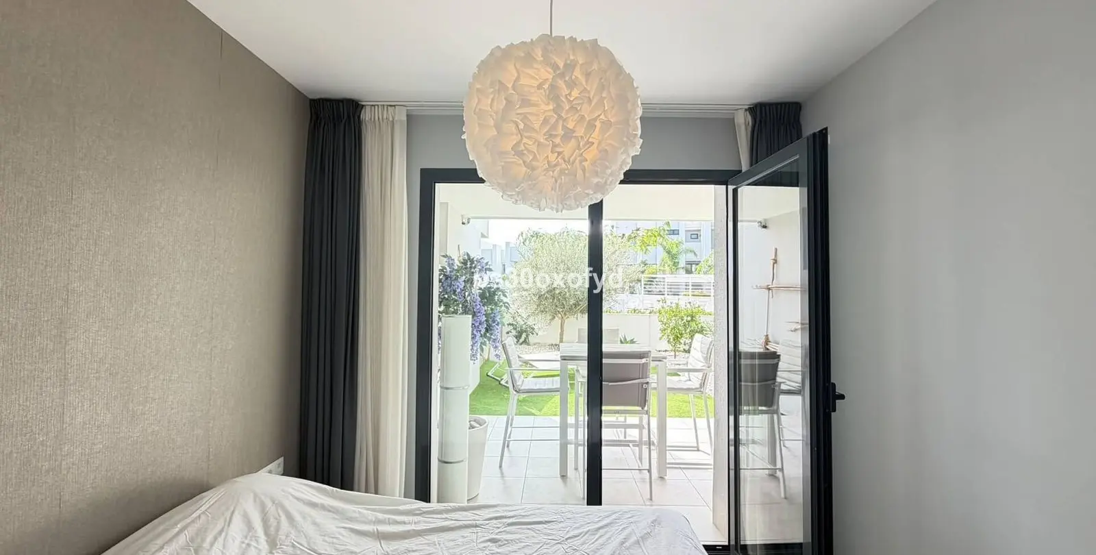 Venta de apartamento en planta baja en La Duquesa 8