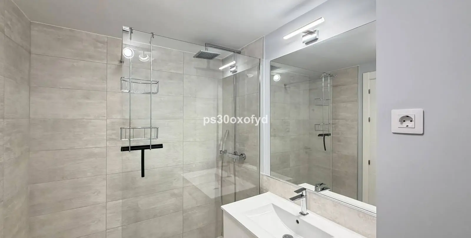 Venta de apartamento en planta baja en La Duquesa 11