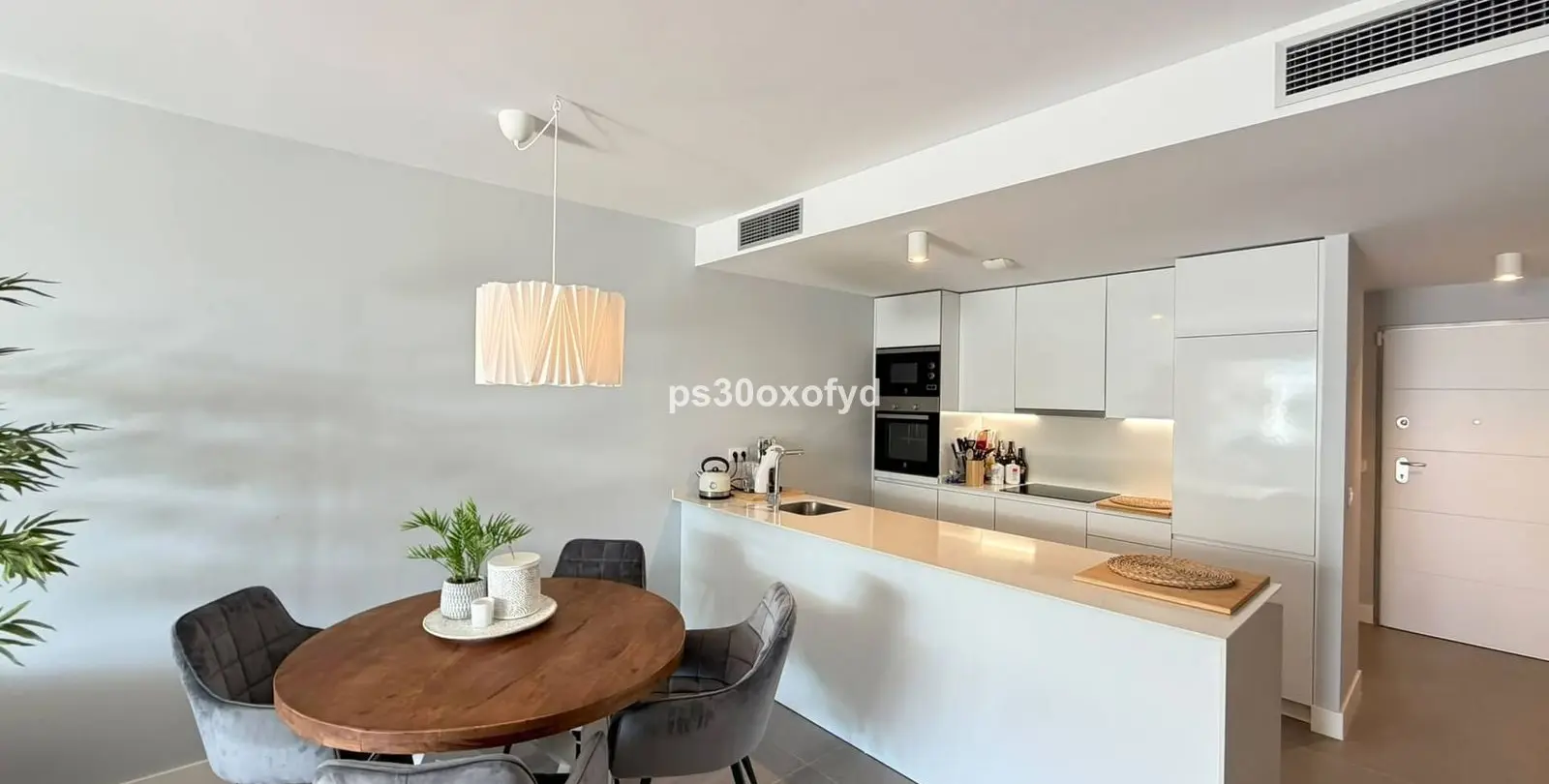 Venta de apartamento en planta baja en La Duquesa 13