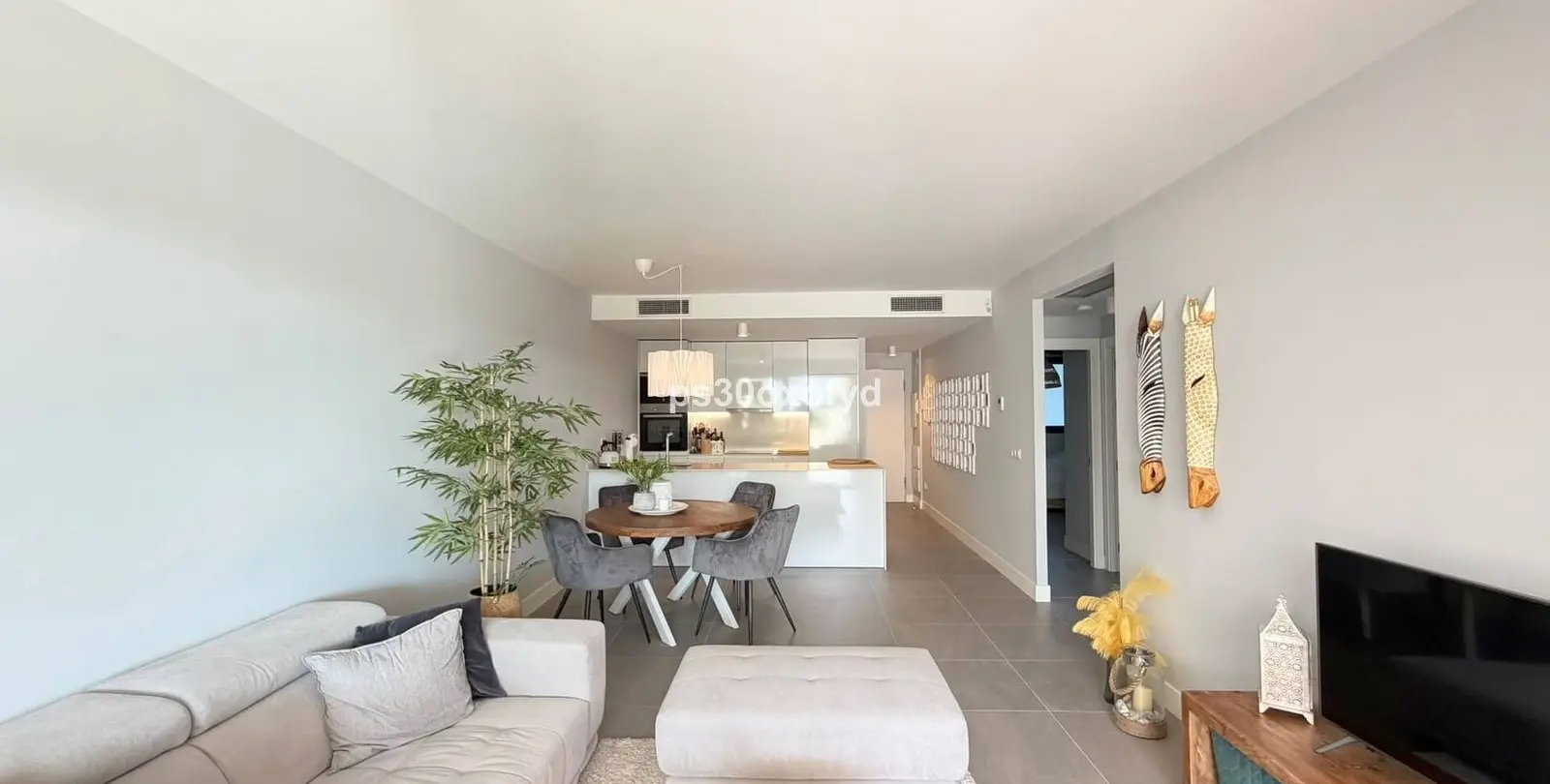 Venta de apartamento en planta baja en La Duquesa 14