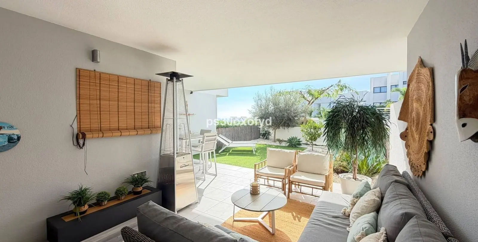 Venta de apartamento en planta baja en La Duquesa 17