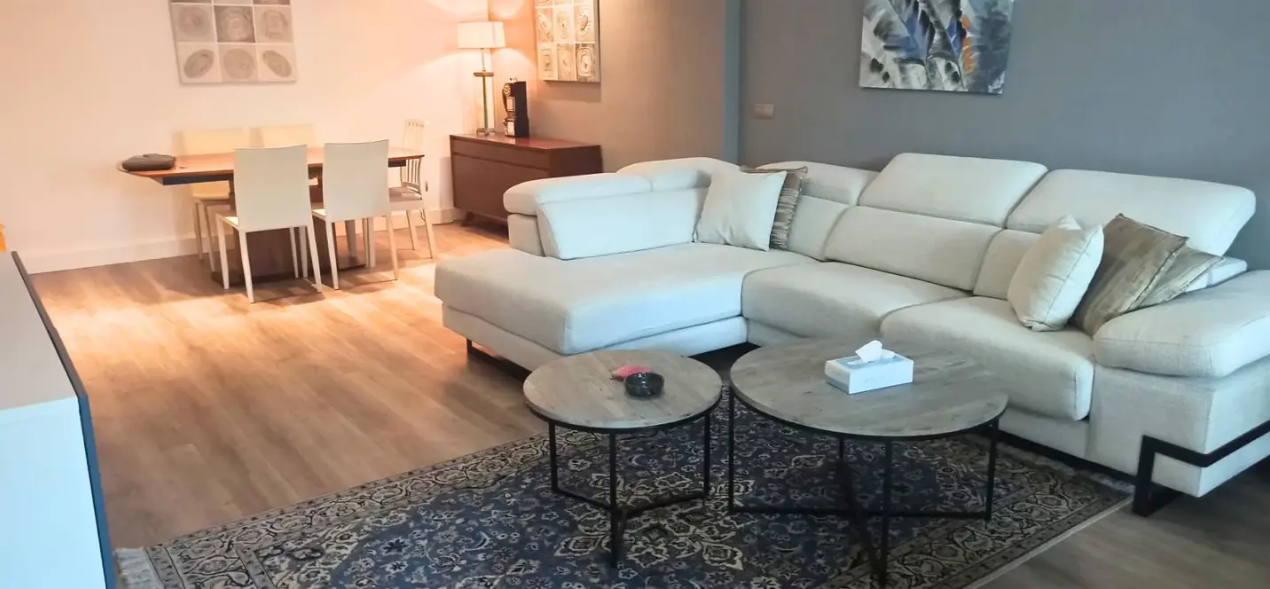 Venta de apartamento en planta media en Nueva Andalucía 3