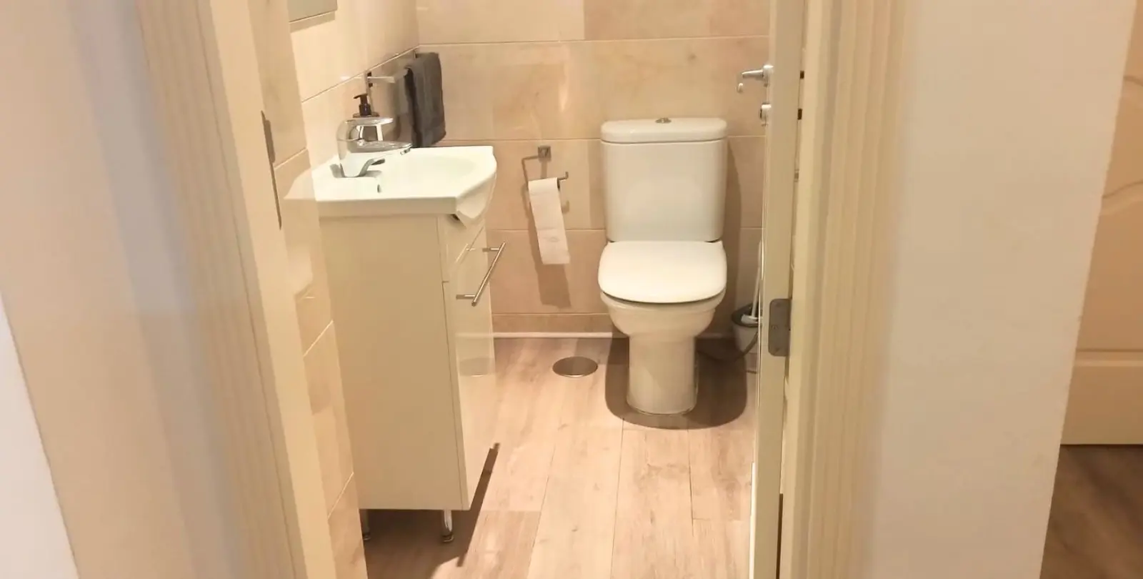 Venta de apartamento en planta media en Nueva Andalucía 10