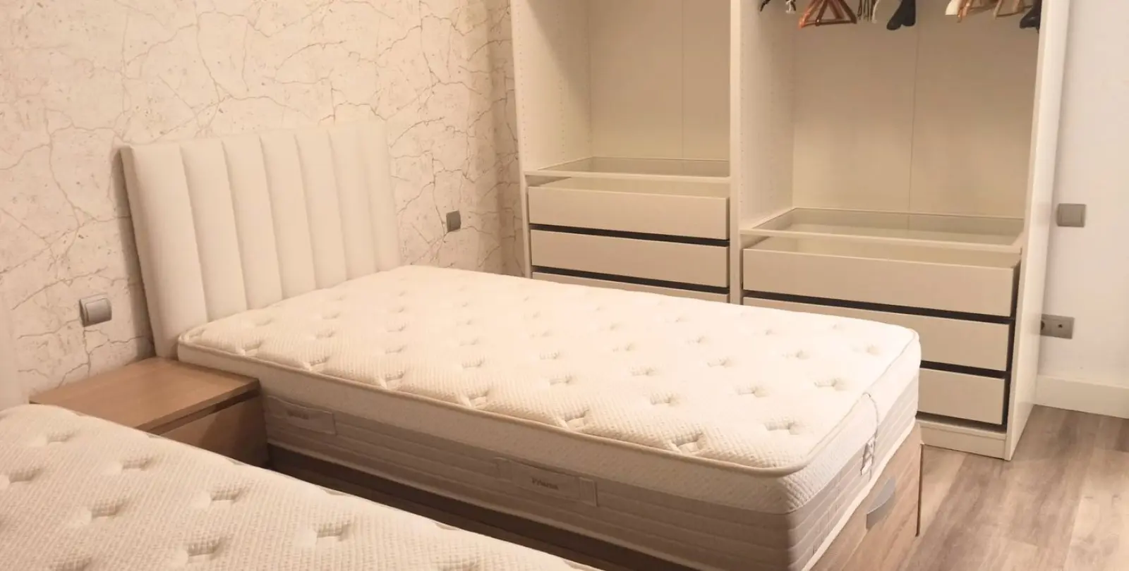 Venta de apartamento en planta media en Nueva Andalucía 15