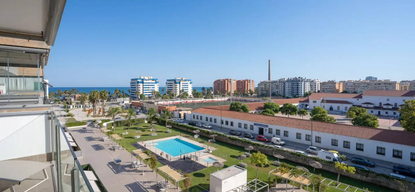 Venta de apartamento en planta media en Málaga Este 0
