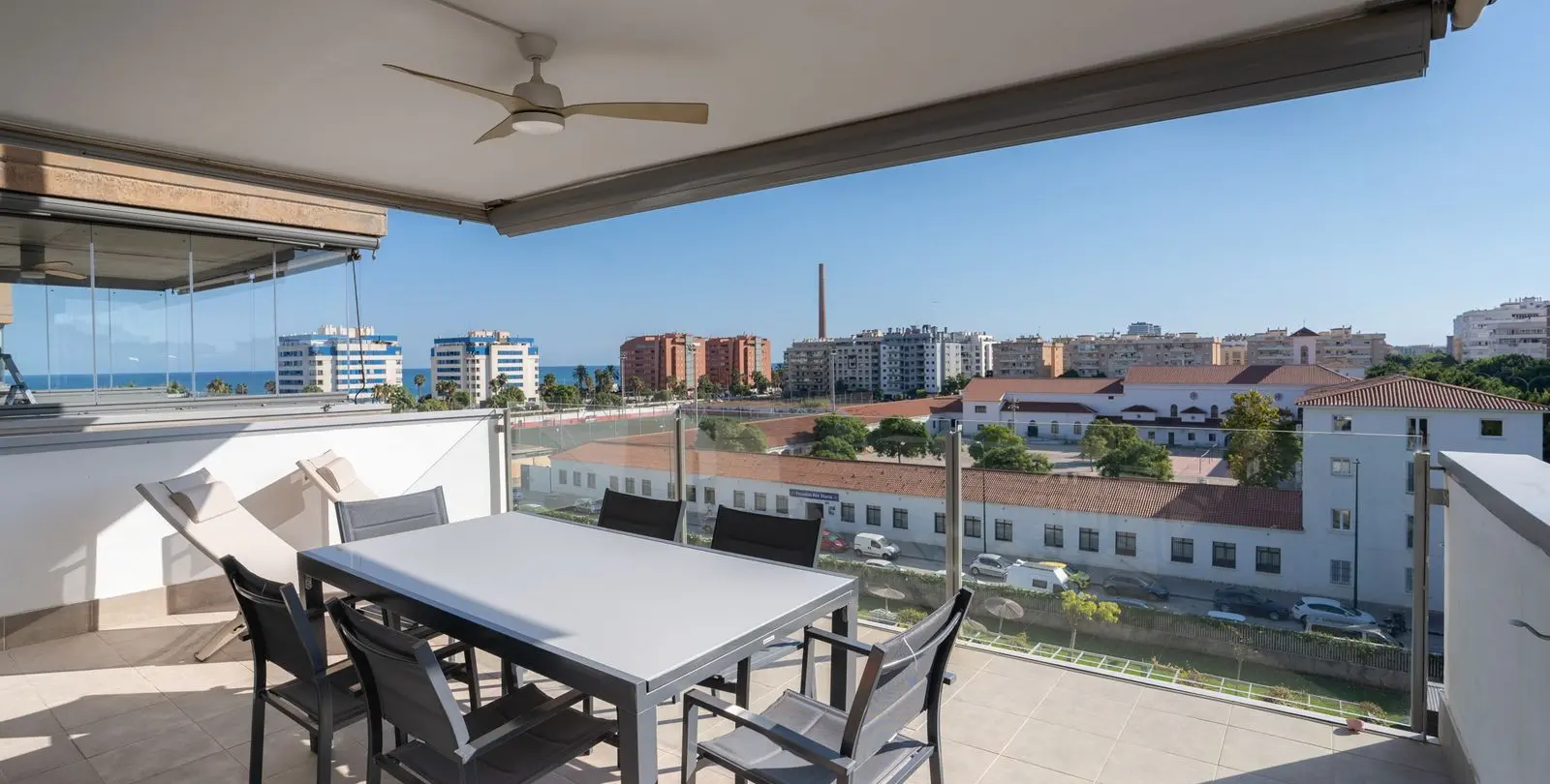 Venta de apartamento en planta media en Málaga Este 2