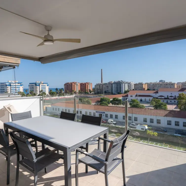 Venta de apartamento en planta media en Málaga Este