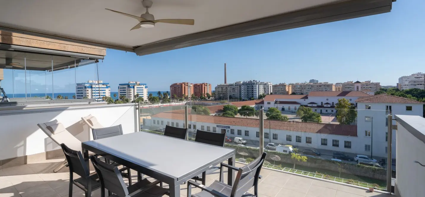 Venta de apartamento en planta media en Málaga Este 1