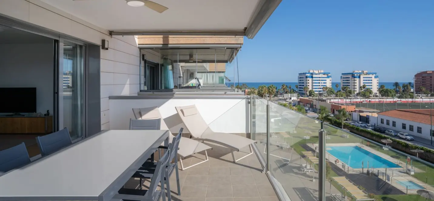 Venta de apartamento en planta media en Málaga Este 2