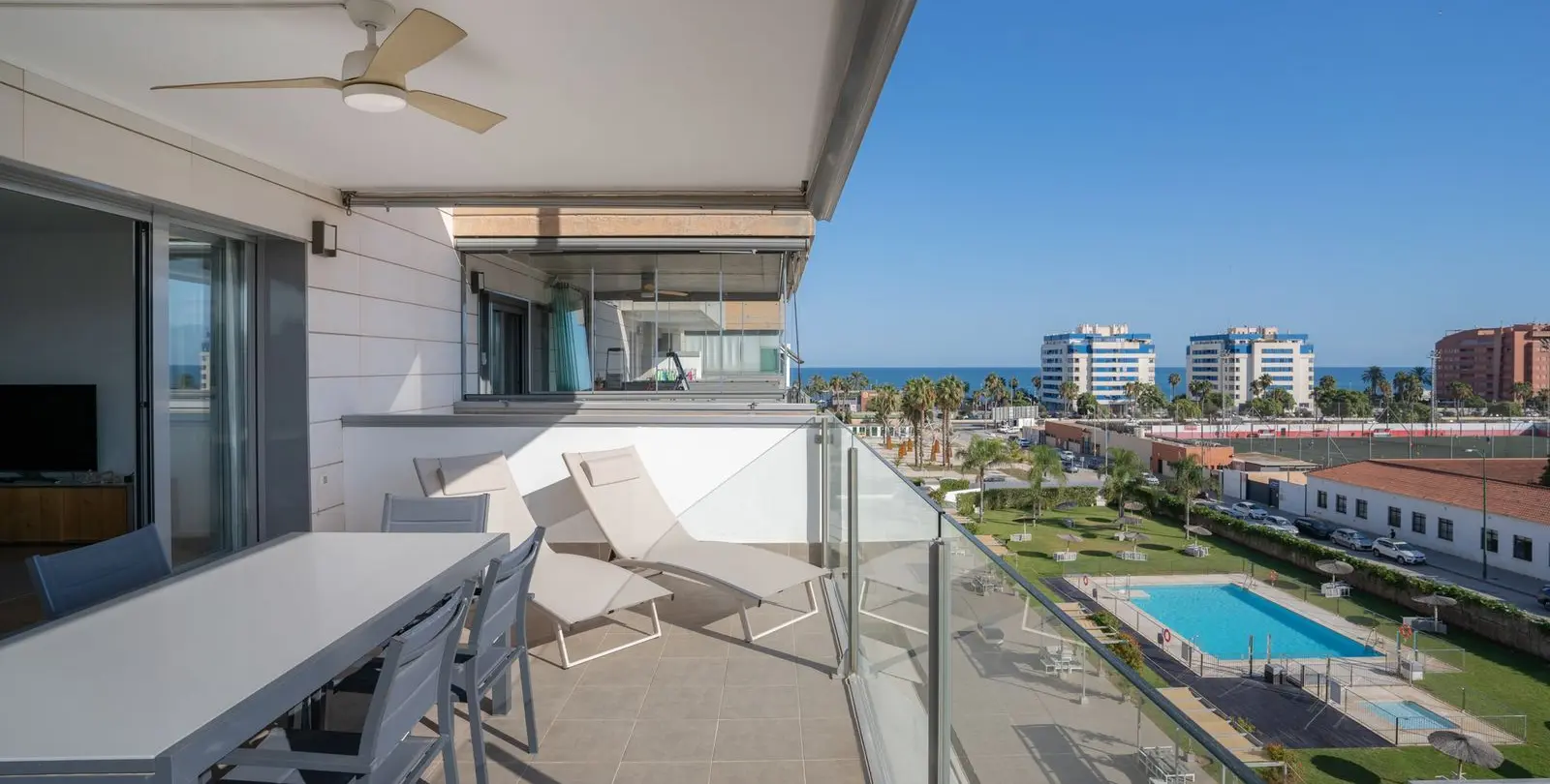 Venta de apartamento en planta media en Málaga Este 4