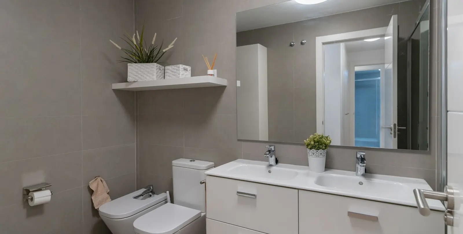 Venta de apartamento en planta media en Málaga Este 17