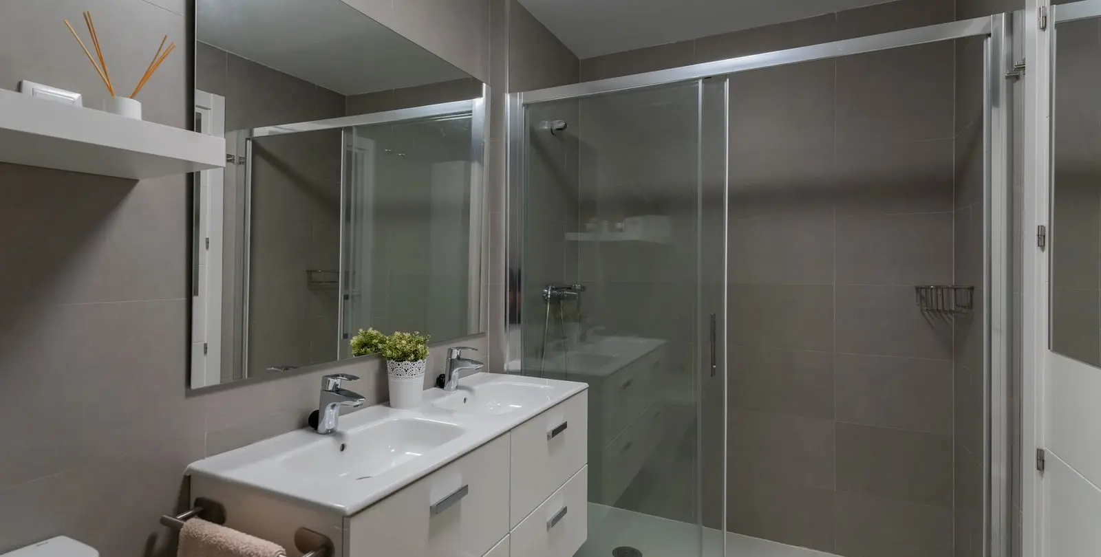 Venta de apartamento en planta media en Málaga Este 18