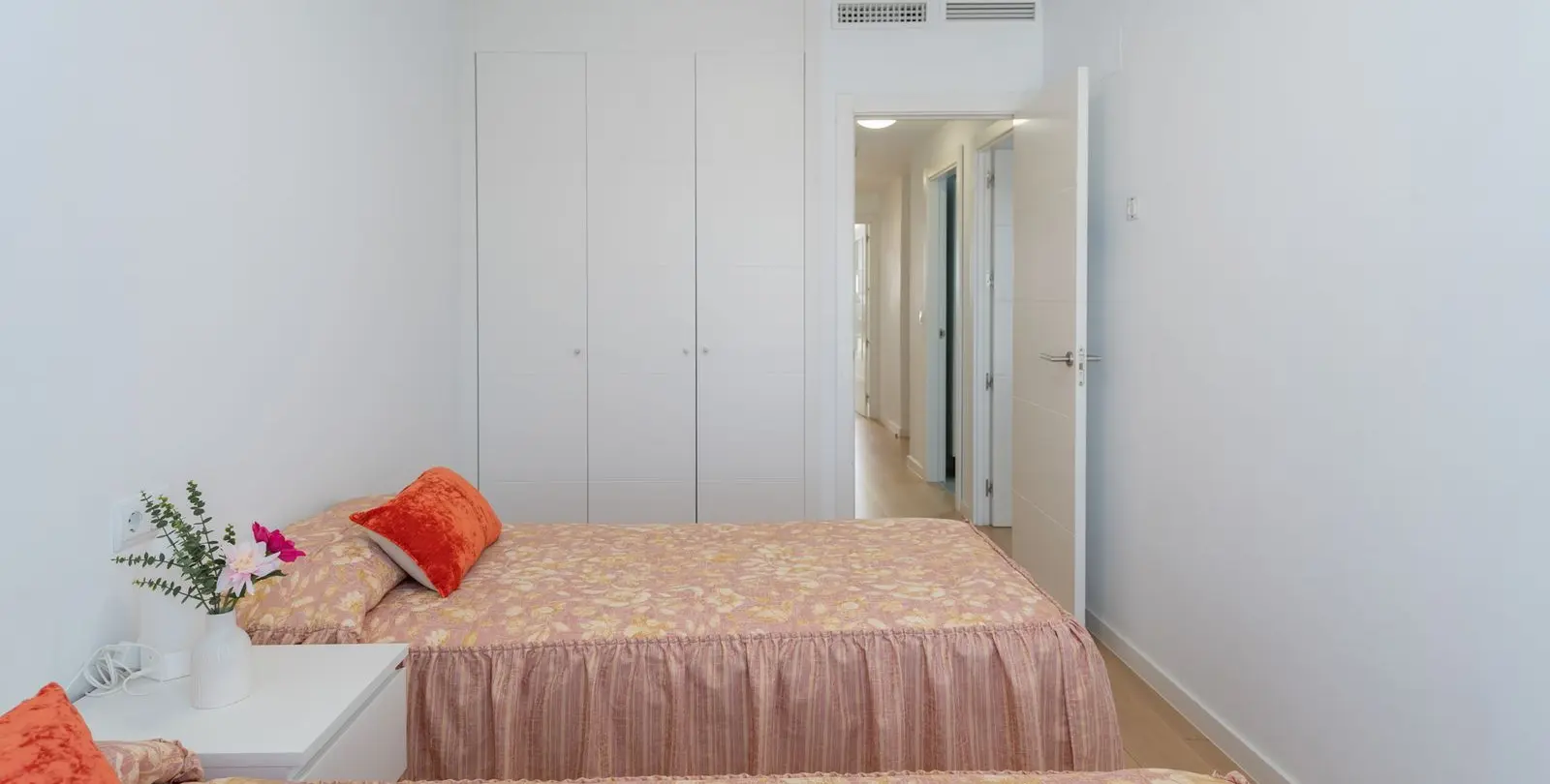 Venta de apartamento en planta media en Málaga Este 21