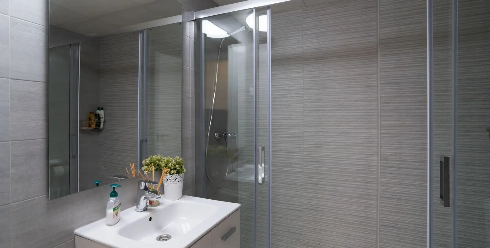 Venta de apartamento en planta media en Málaga Este 27