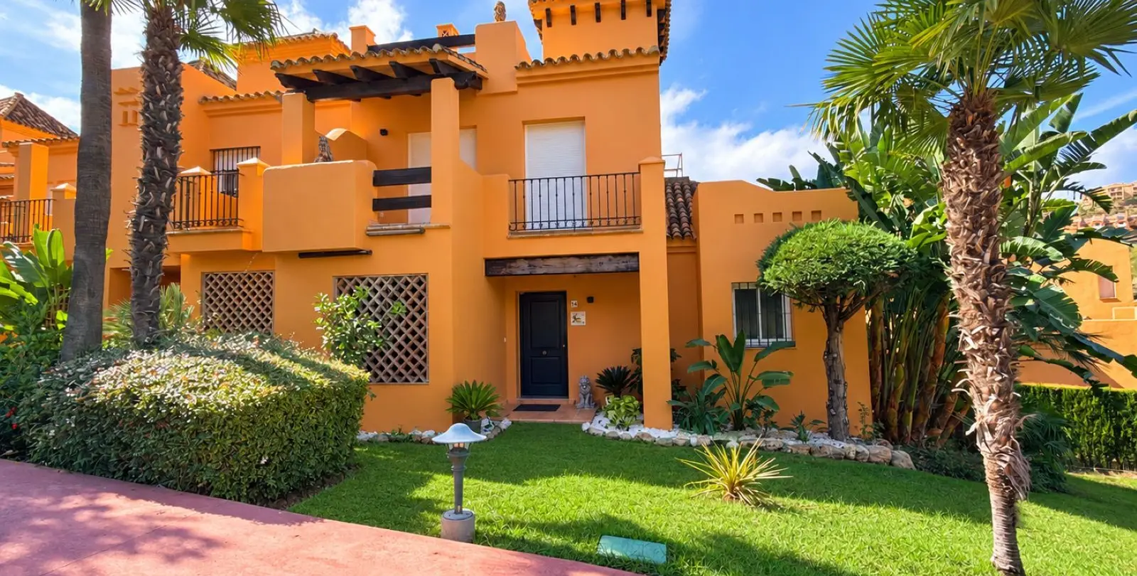 Venta de casa pareada en Benahavís 1