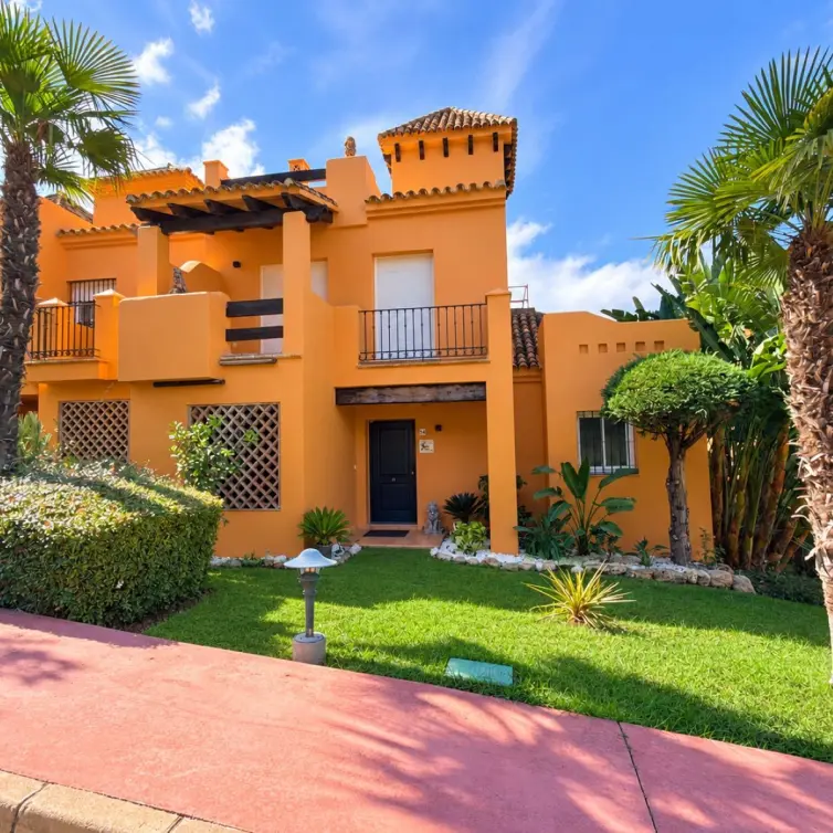 Venta de casa pareada en Benahavís