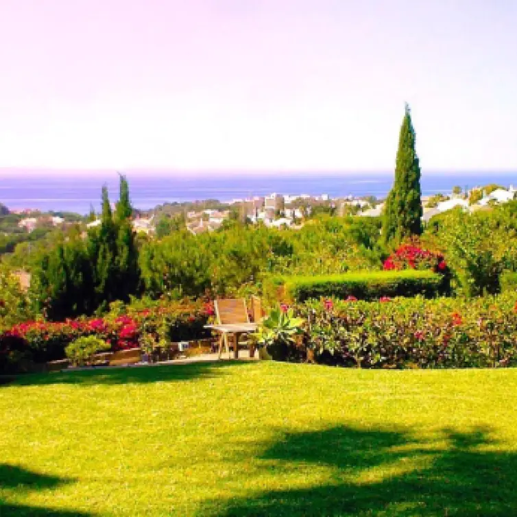 Venta de villa independiente en Elviria