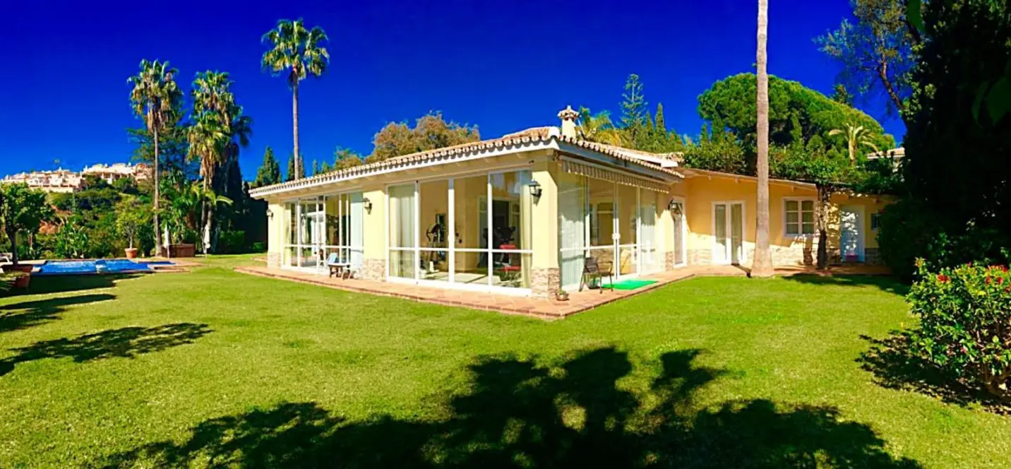 Venta de villa independiente en Elviria 3