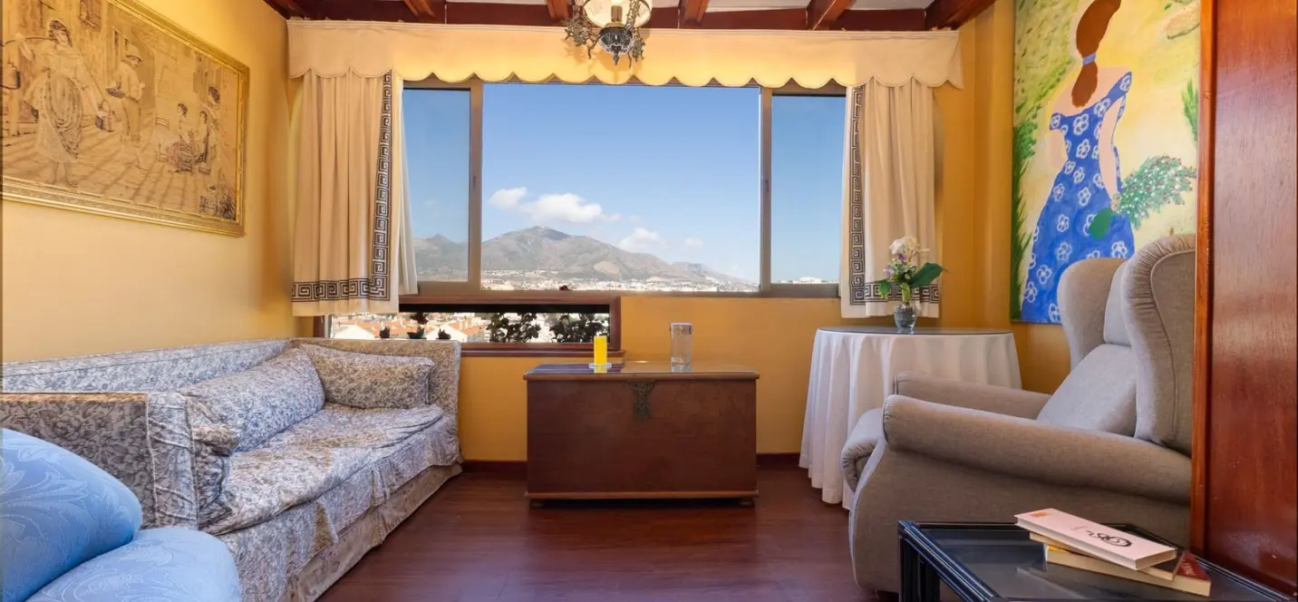 Sale of middle floor apartment in Fuengirola 0