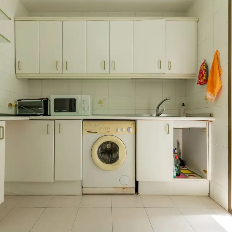 Sale of middle floor apartment in Fuengirola