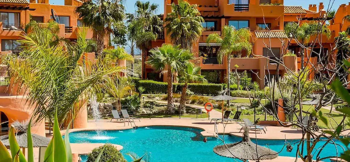 Venta de apartamento en planta baja en New Golden Mile 0