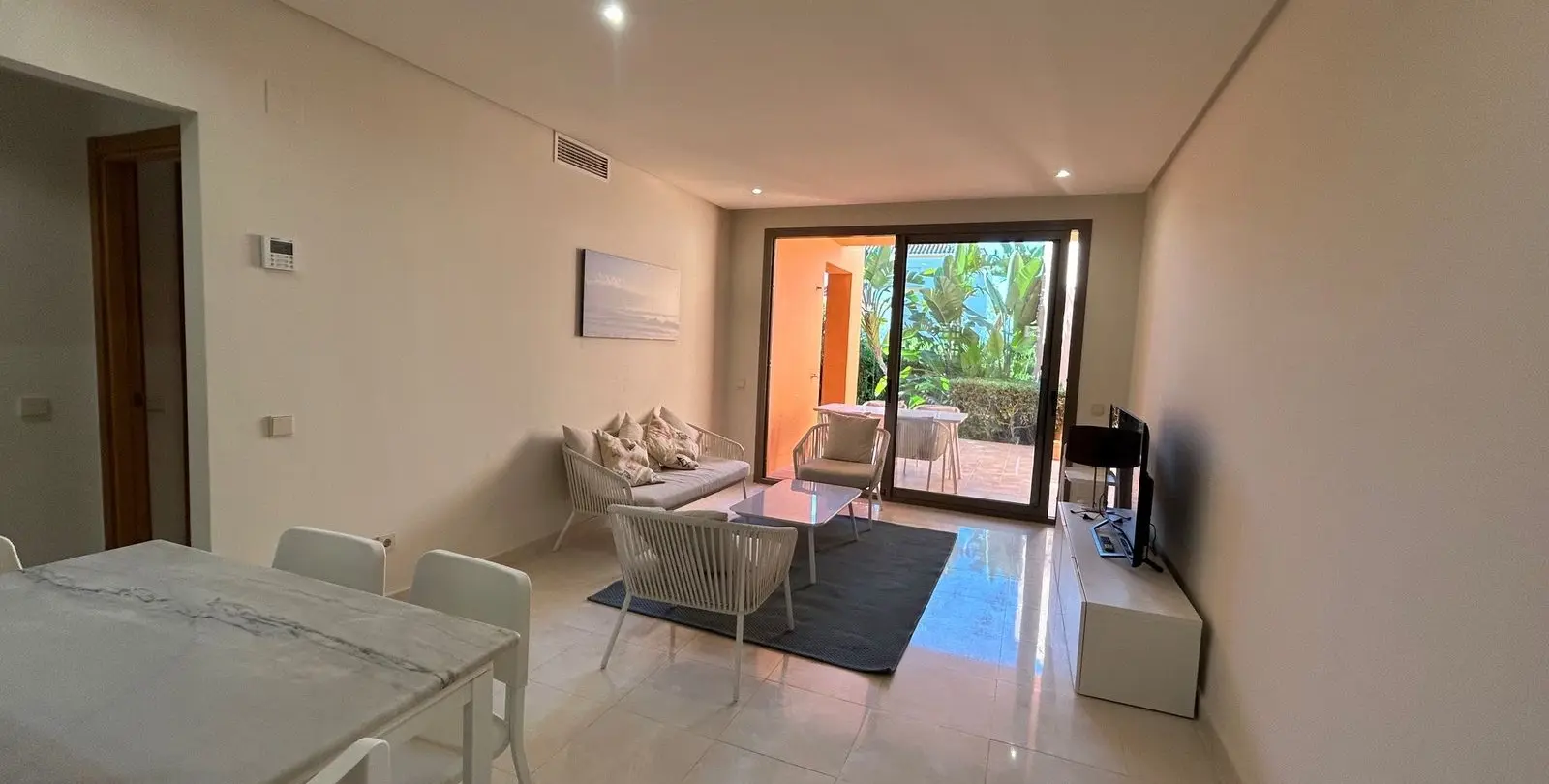 Venta de apartamento en planta baja en New Golden Mile 4