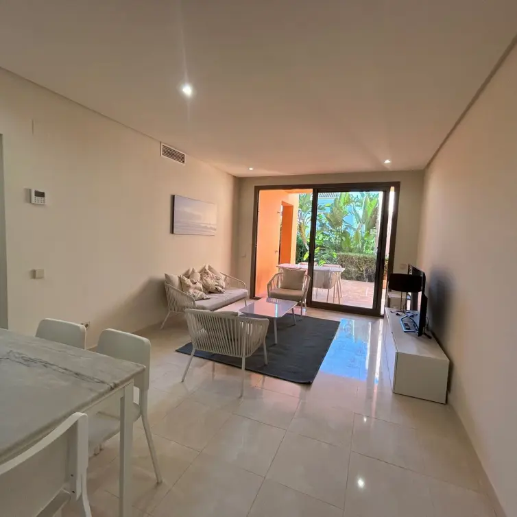 Venta de apartamento en planta baja en New Golden Mile