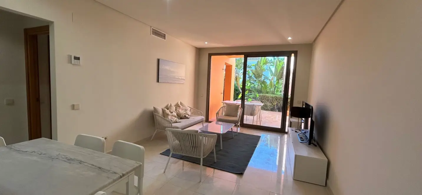 Venta de apartamento en planta baja en New Golden Mile 3