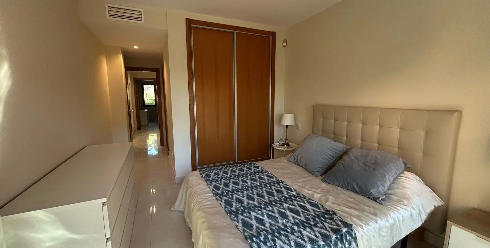 Venta de apartamento en planta baja en New Golden Mile 9