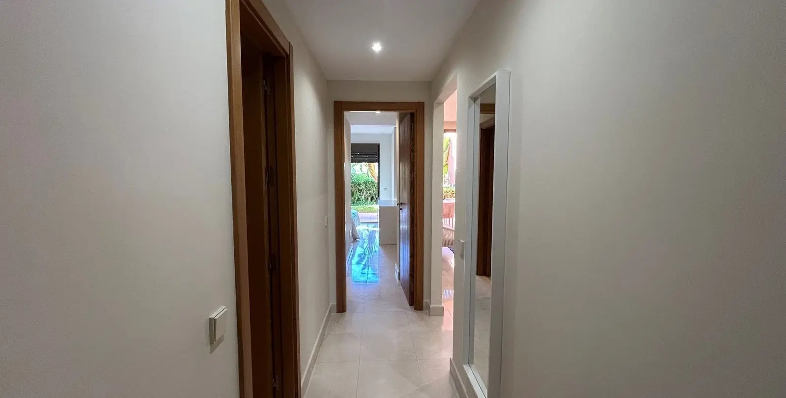 Venta de apartamento en planta baja en New Golden Mile 13