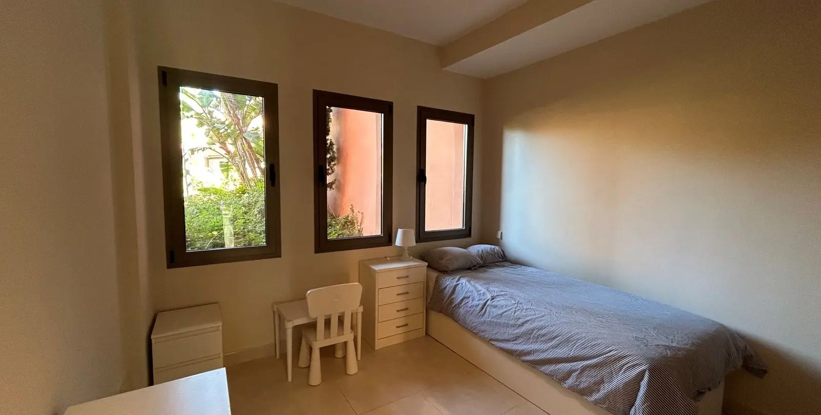 Venta de apartamento en planta baja en New Golden Mile 14