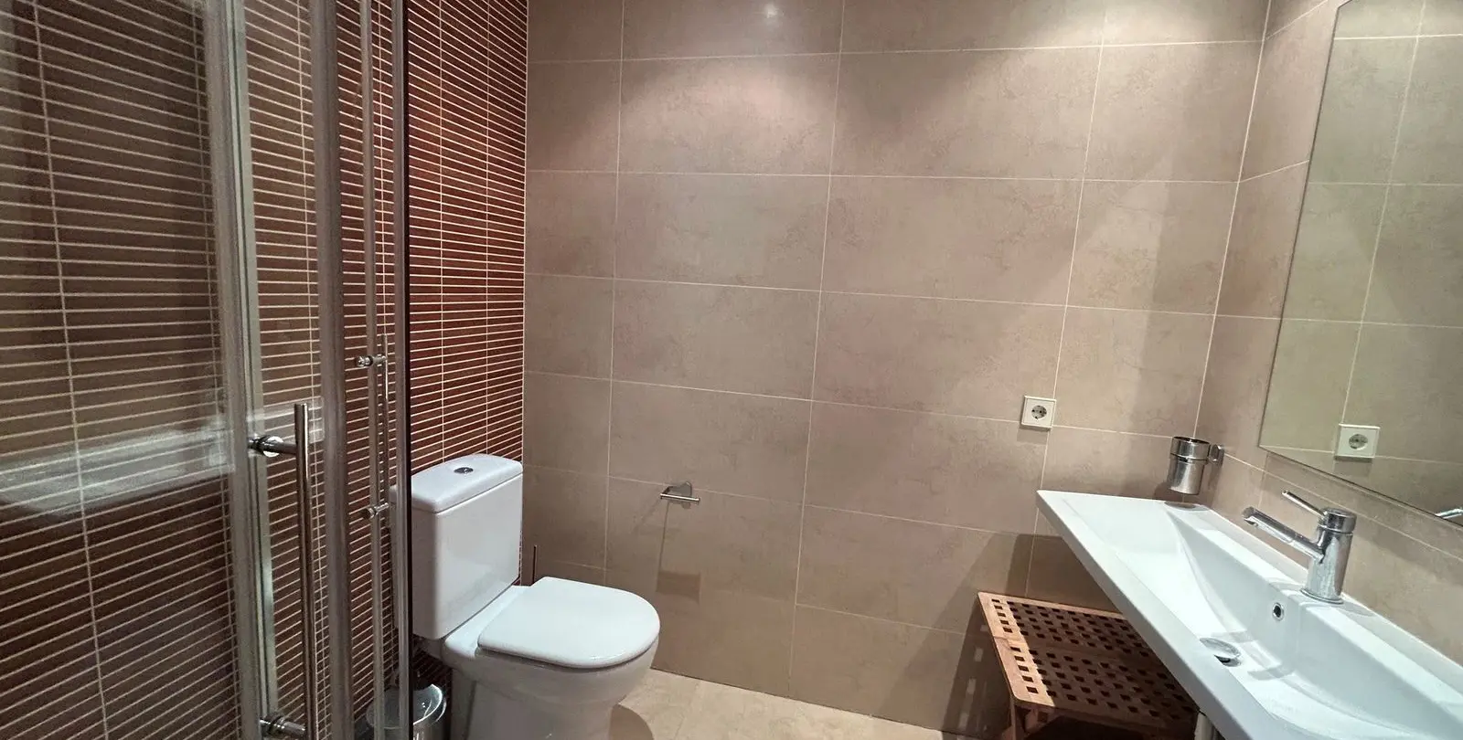 Venta de apartamento en planta baja en New Golden Mile 16