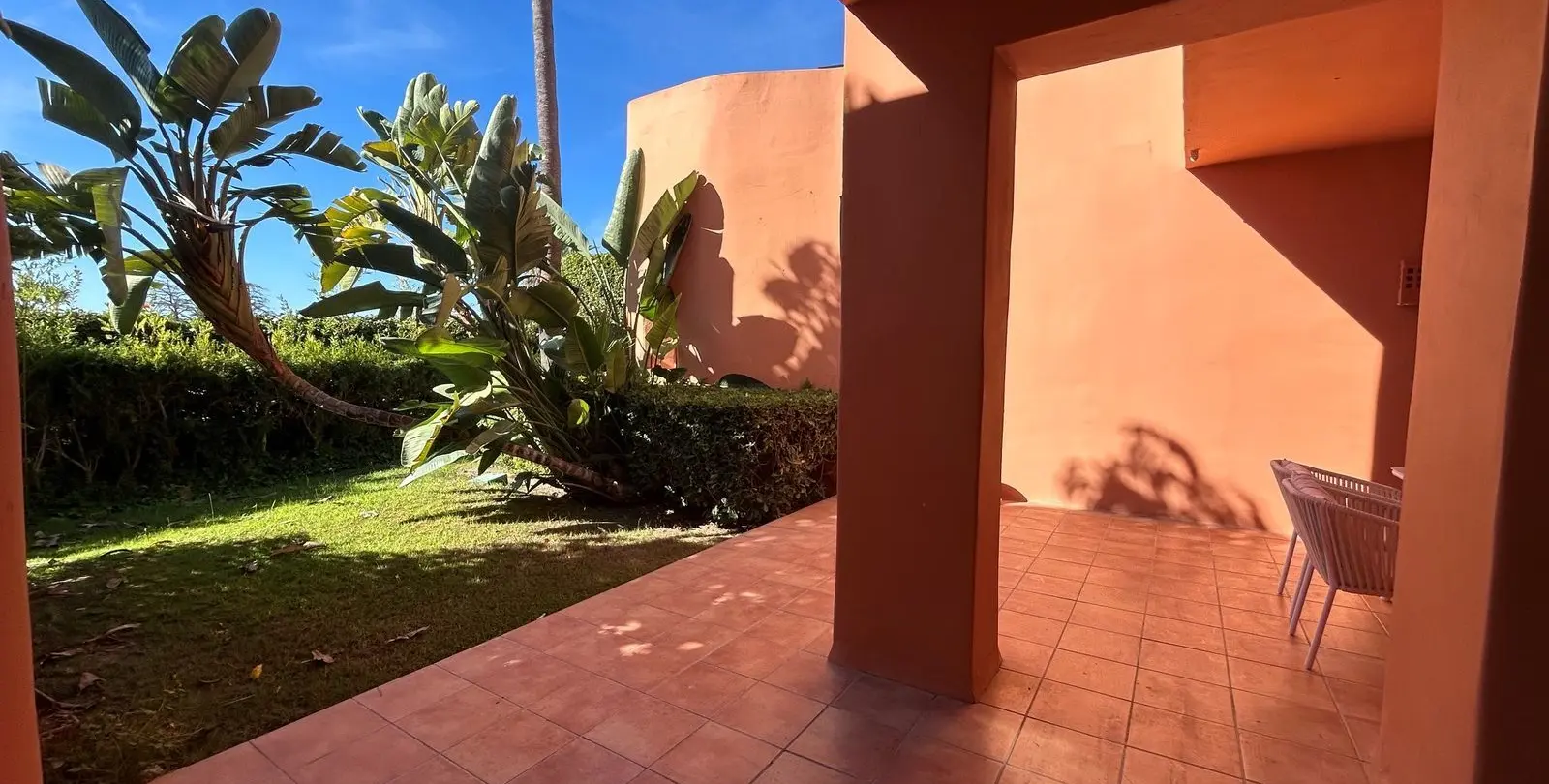 Venta de apartamento en planta baja en New Golden Mile 19