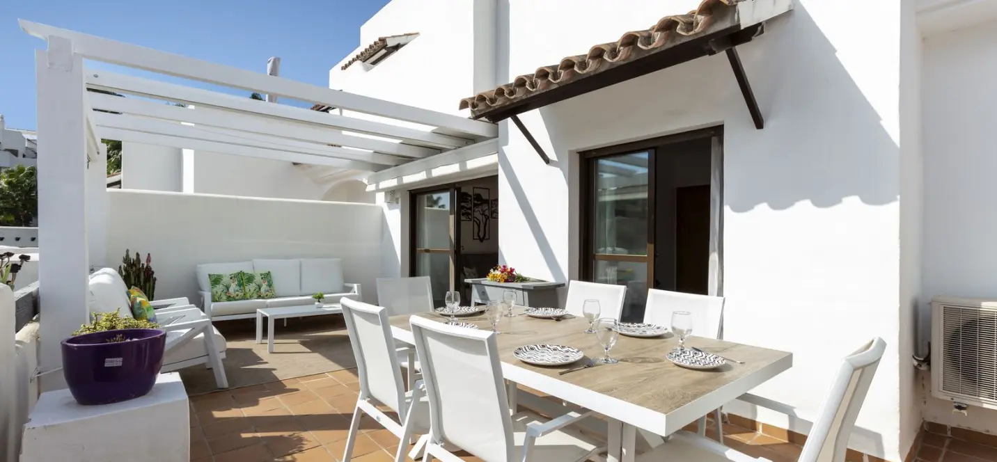 Sale of middle floor apartment in Selwo 2