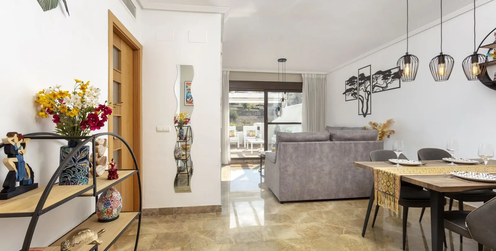 Sale of middle floor apartment in Selwo 4