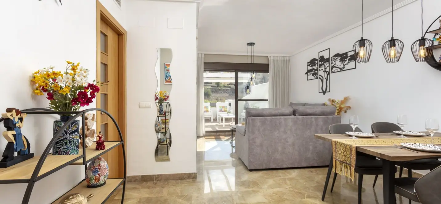 Sale of middle floor apartment in Selwo 3
