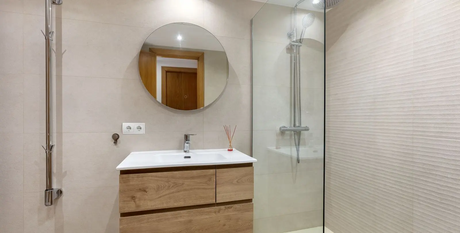 Sale of middle floor apartment in Selwo 10
