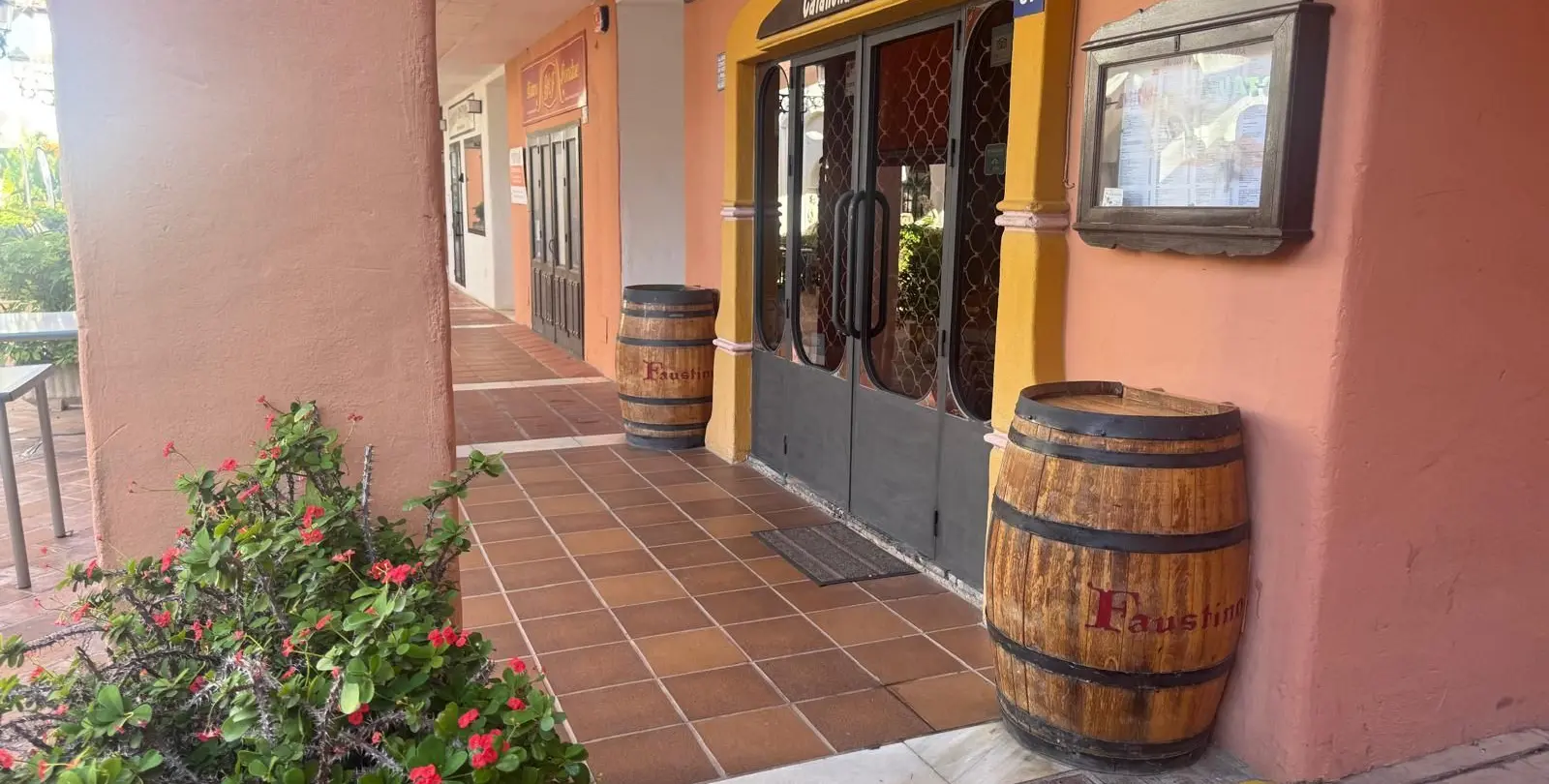 Venta de restaurante en Calahonda 1