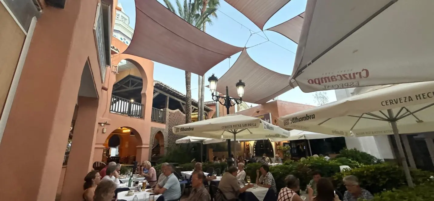 Venta de restaurante en Calahonda 1