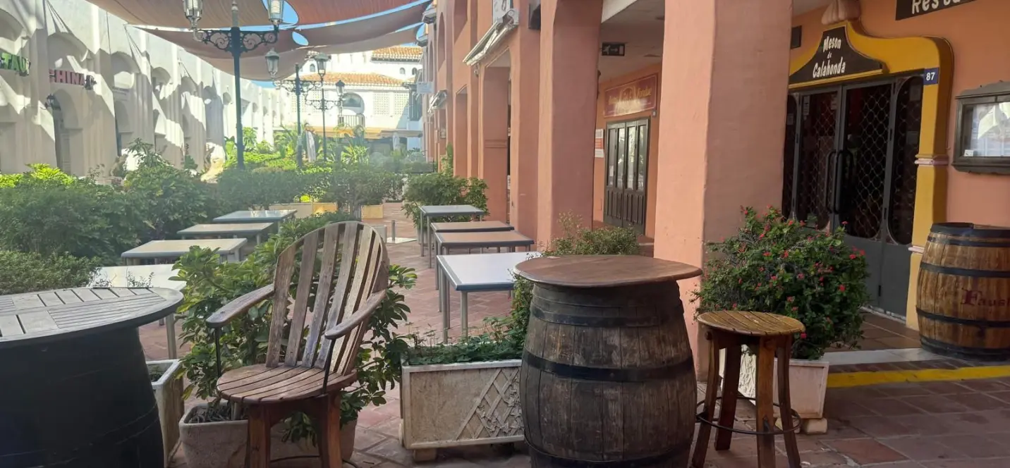 Venta de restaurante en Calahonda 2
