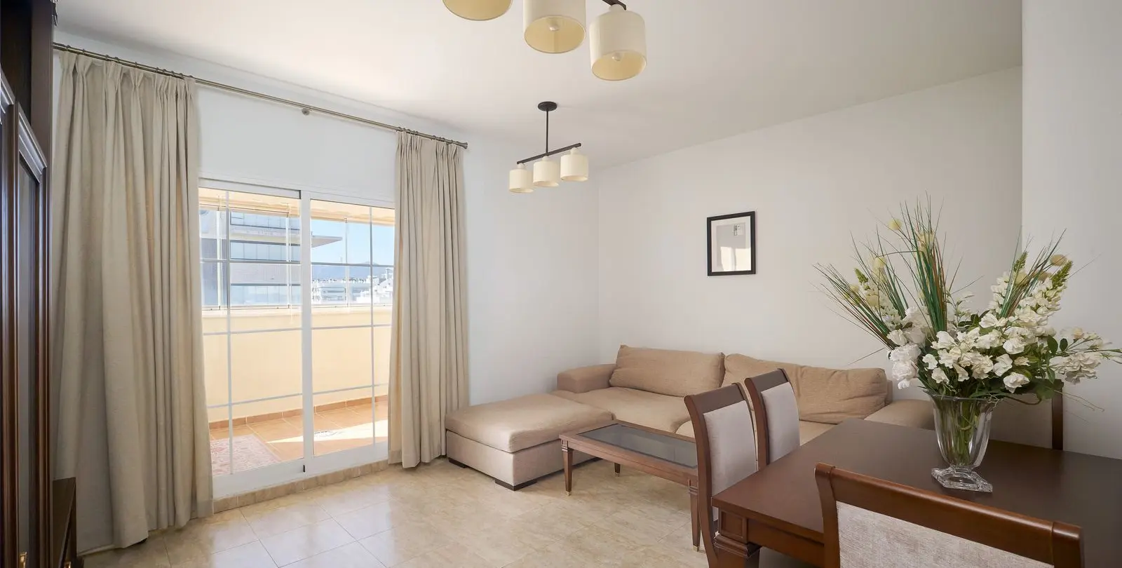 Sale of penthouse in Estepona 2