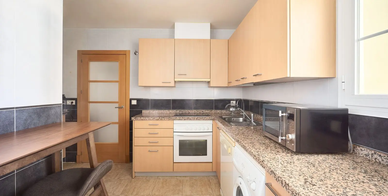 Sale of penthouse in Estepona 6