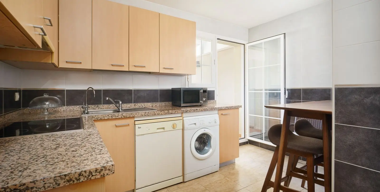 Sale of penthouse in Estepona 7