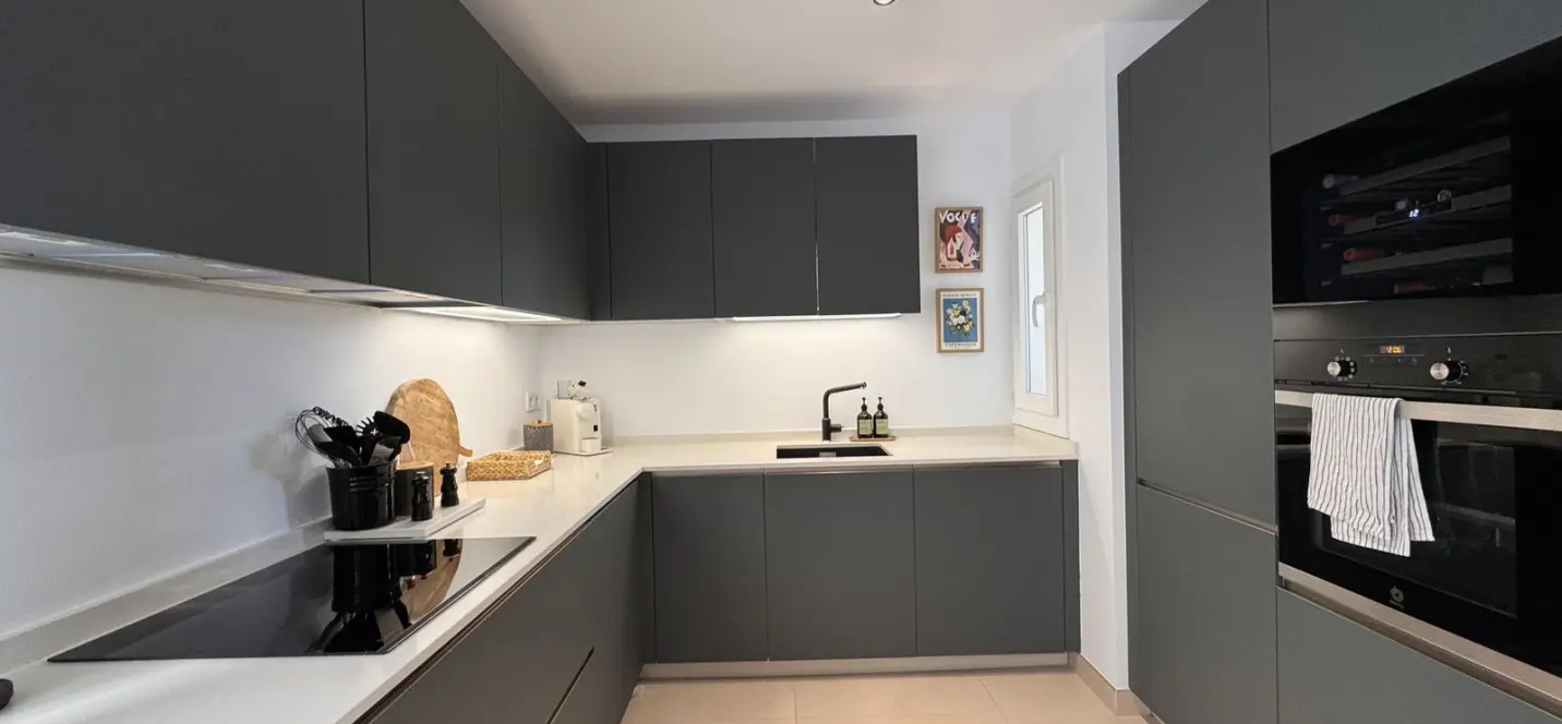 Продажа апартаментов на среднем этаже в Miraflores 2