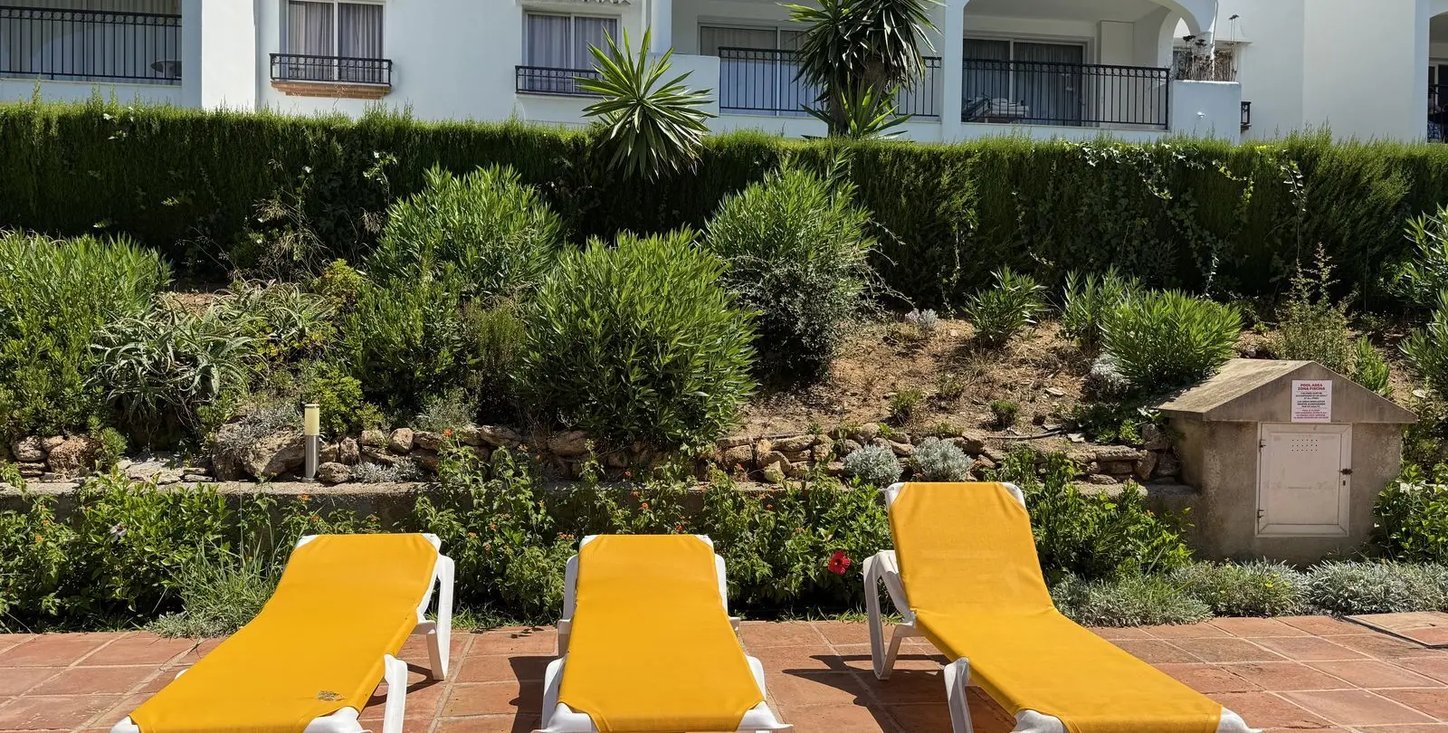 Venta de apartamento en planta media en Miraflores 6